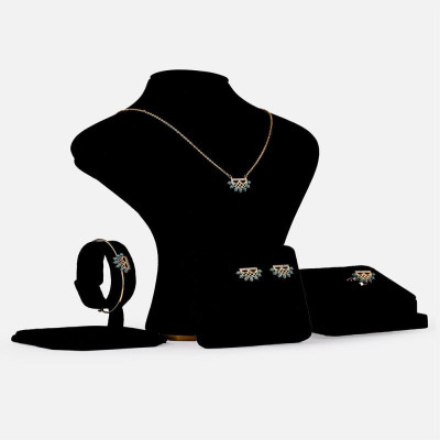 ‎ طقم أطفال ناعم باللون الذهبي