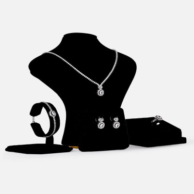 ‎ طقم نسائي كلاسيك باللون الفضي