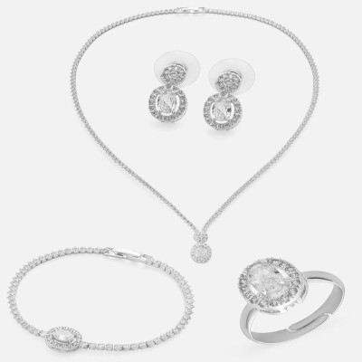 ‎ طقم نسائي كلاسيك باللون الفضي