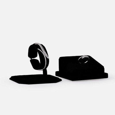 ‎ طقم نسائي أنيق بلون فضي