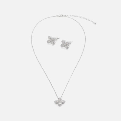 ‎ طقم نسائي أنيق بلون فضي