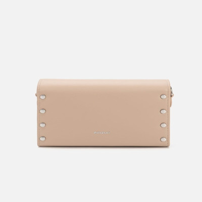 ‎ شنطة نسائية من الجلد