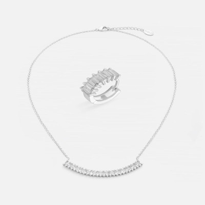 ‎ طقم نسائي أنيق بلون فضي