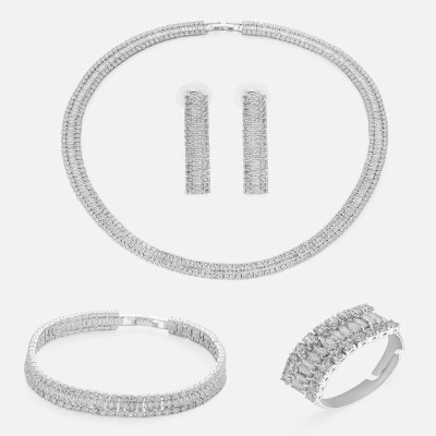 ‎ طقم نسائي جذاب باللون الفضي