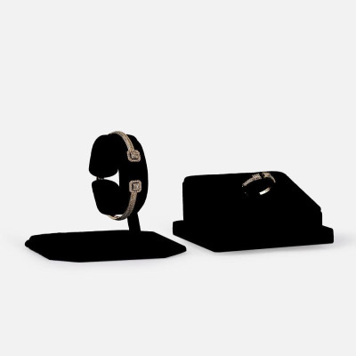 ‎ طقم نسائي جذاب بلون ذهبي