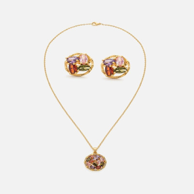 ‎ طقم نسائي أنيق باللون الذهبي