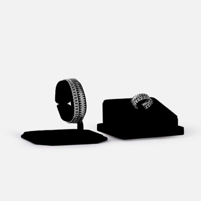 ‎ طقم نسائي ملفت بلون فضي