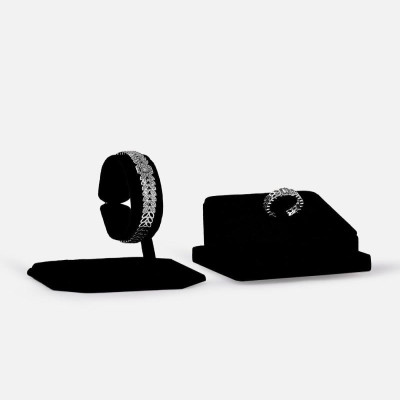 ‎ طقم نسائي ملفت بلون فضي