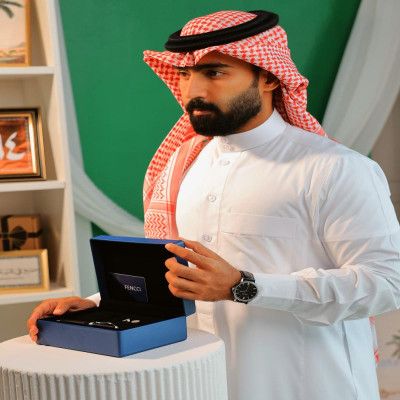 ‎ هدية رجالية فاخرة من فنشي