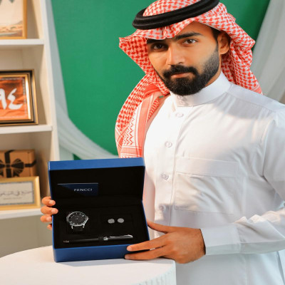 ‎ هدية رجالية فاخرة من فنشي