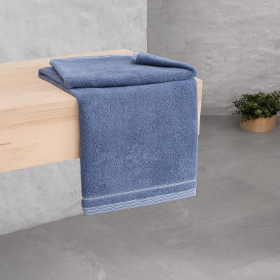 منشفة راقية باللون الأزرق