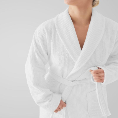 روب نسائي فندقي بلون أبيض