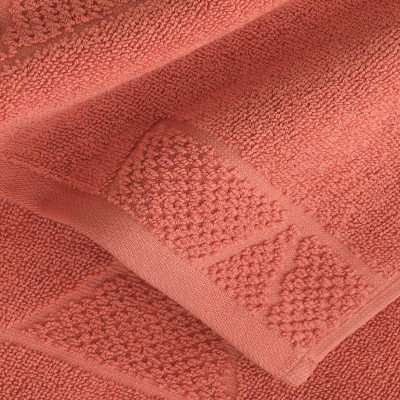 منشفة للجسم باللون الاورنج