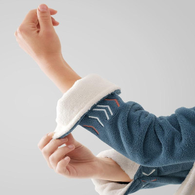 روب استحمام شتوي بلون أزرق و أبيض