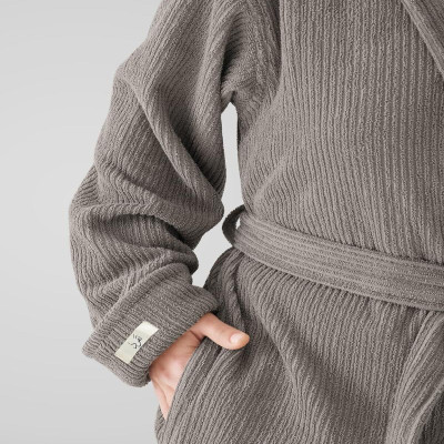 روب استحمام دافىء باللون الرمادي