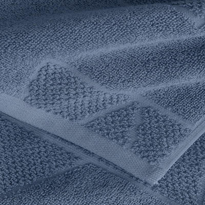 منشفة للجسم باللون الأزرق