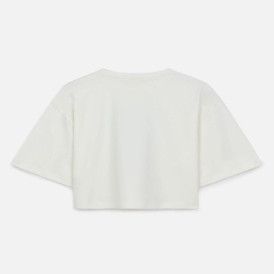 تي شيرت نسائي بلون أبيض بطبعة ملفتة