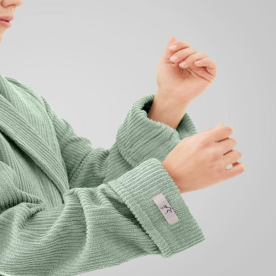 روب استحمام دافىء باللون الأخضر