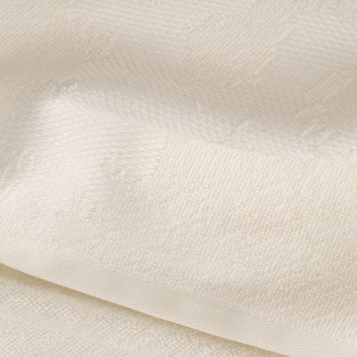 منشفة كلاسيك باللون الأبيض