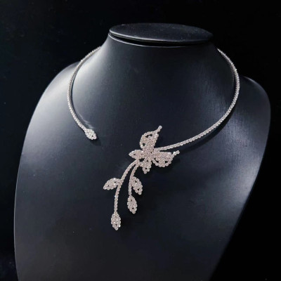 المألوف والمبتكرة حجر الراين فراشة مفتوحة العنق ال...