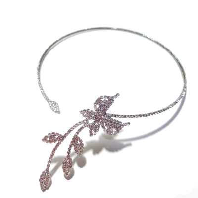 المألوف والمبتكرة حجر الراين فراشة مفتوحة العنق ال...