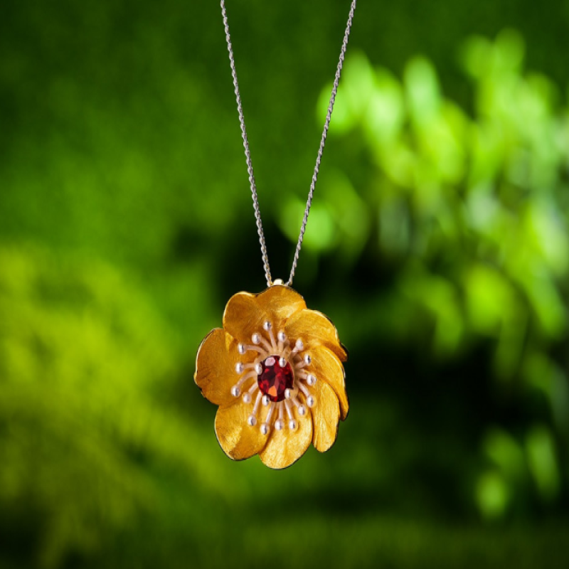 تعليقة الزهرة فضة 925 مصنوعة يدوياً