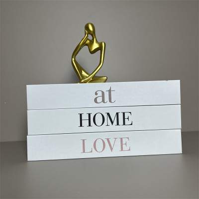 كتب وهمية للديكور فاخرة