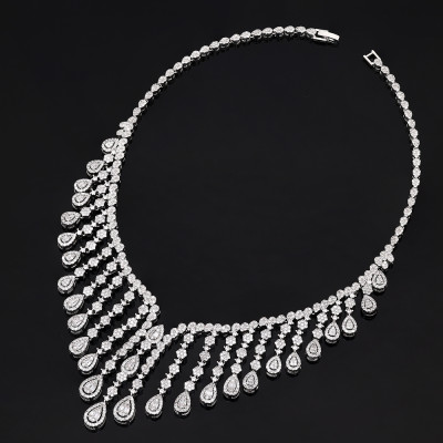 مجموعة مجوهرات زفاف فاخرة مكونة من 4 قطع للنساء أق...