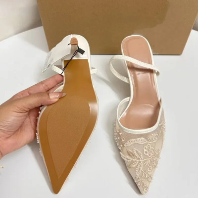 كعب عالي قماش مطرز أنيق على اخر صيحات الموضة