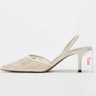 كعب عالي قماش مطرز أنيق على اخر صيحات الموضة