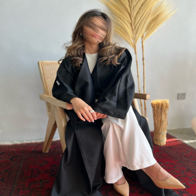 عباية سمراء