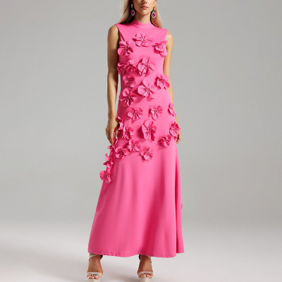 فستان نسائي من TWOTWINSTYLE بتصميم عصري ناعم وملفت