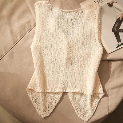 بلوزة نسائية بدون أكمام بأزرار أنيقة وتصميم مميز و...