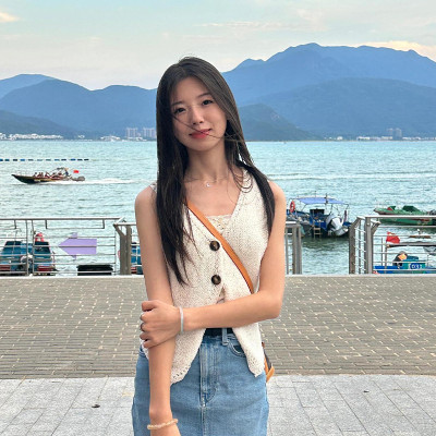 بلوزة نسائية بدون أكمام بأزرار أنيقة وتصميم مميز و...