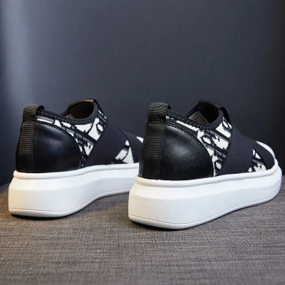 حذاء نسائي قماش مطعم بالجلد بتصميم مميز وأنيق