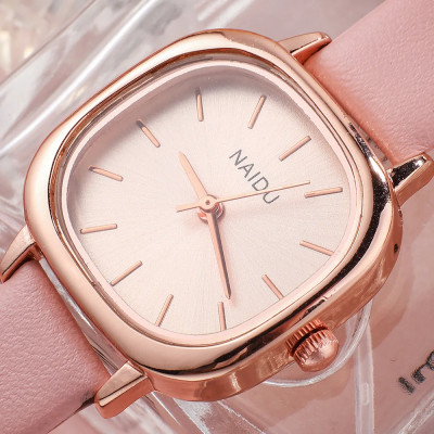 طقم كوارتز قطعتين ساعة على الطراز الكوري وسوار