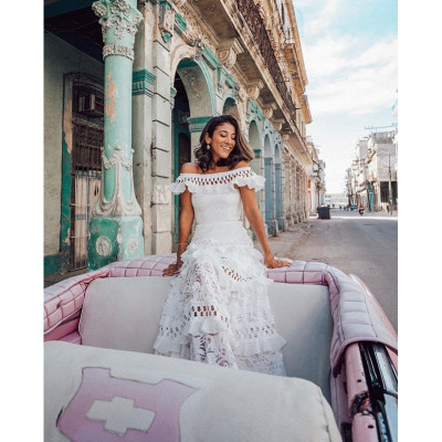 فستان مثير ومميز يجعلك أنيقة بكل بساطة