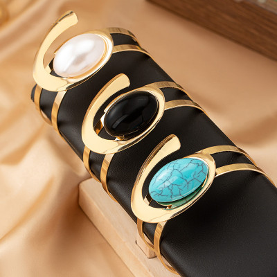 أساور بتصميم فني جديد عصري وأنيق تجعلك على هرم الأ...