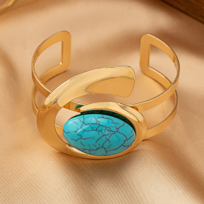 أساور بتصميم فني جديد عصري وأنيق تجعلك على هرم الأ...