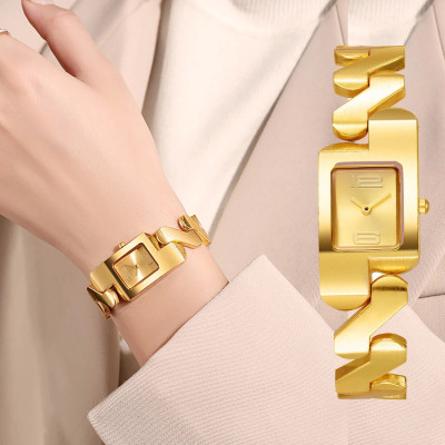 ساعة كوارتز بتصميم أنيق لمظهر عصري يبرز تميزك