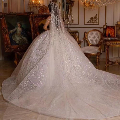 فستان زفاف فاخر لامع ملكي مخصص على شكل قلب وأكمام...