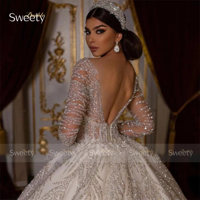 فساتين زفاف مخصصة على شكل حرف v قبالة الكتف كم طوي...