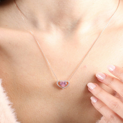 سلسال نسائي من الفضة بتصميم متفرد