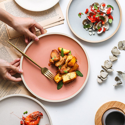 أدوات مائدة سيراميك غير لامعة