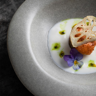 أطباق مختلفه كل طبق بسعر مختلف