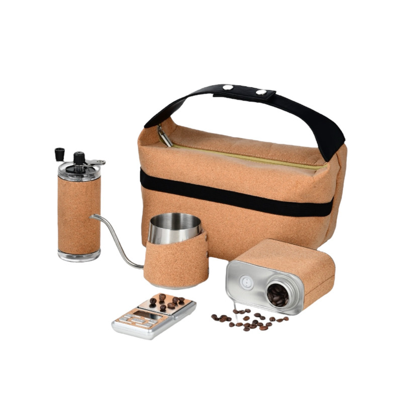 حقيبة القهوة المختصة هي مجموعة أدوات لتحضير القهوة 7 في 1