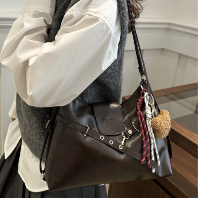 شنطة نسائية مميزة ومتعددة الاستعمالات بسعة كبيرة