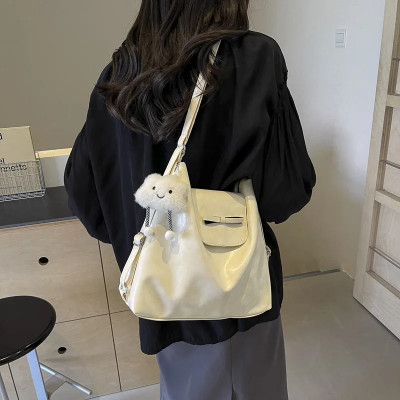 حقيبة نسائية مميزة ومتعددة الاستخدامات بتصميم لطيف...