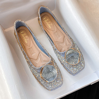 حذاء مسطح للنساء الربيع