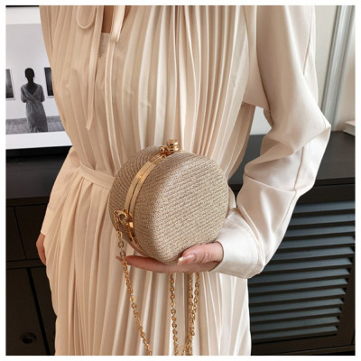 شنطة قلب لامعة